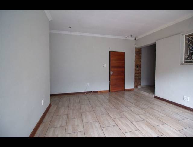 9 BEDROOM FREESTANDING FOR SALE IN KEMPTON PARK EXT 2